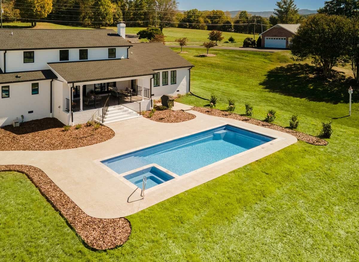 Astoria 12 gallery 1